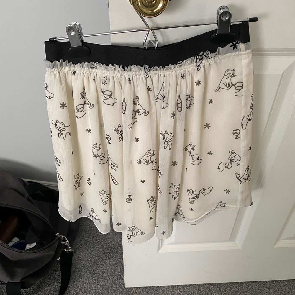 Aritizia talula cat skirt